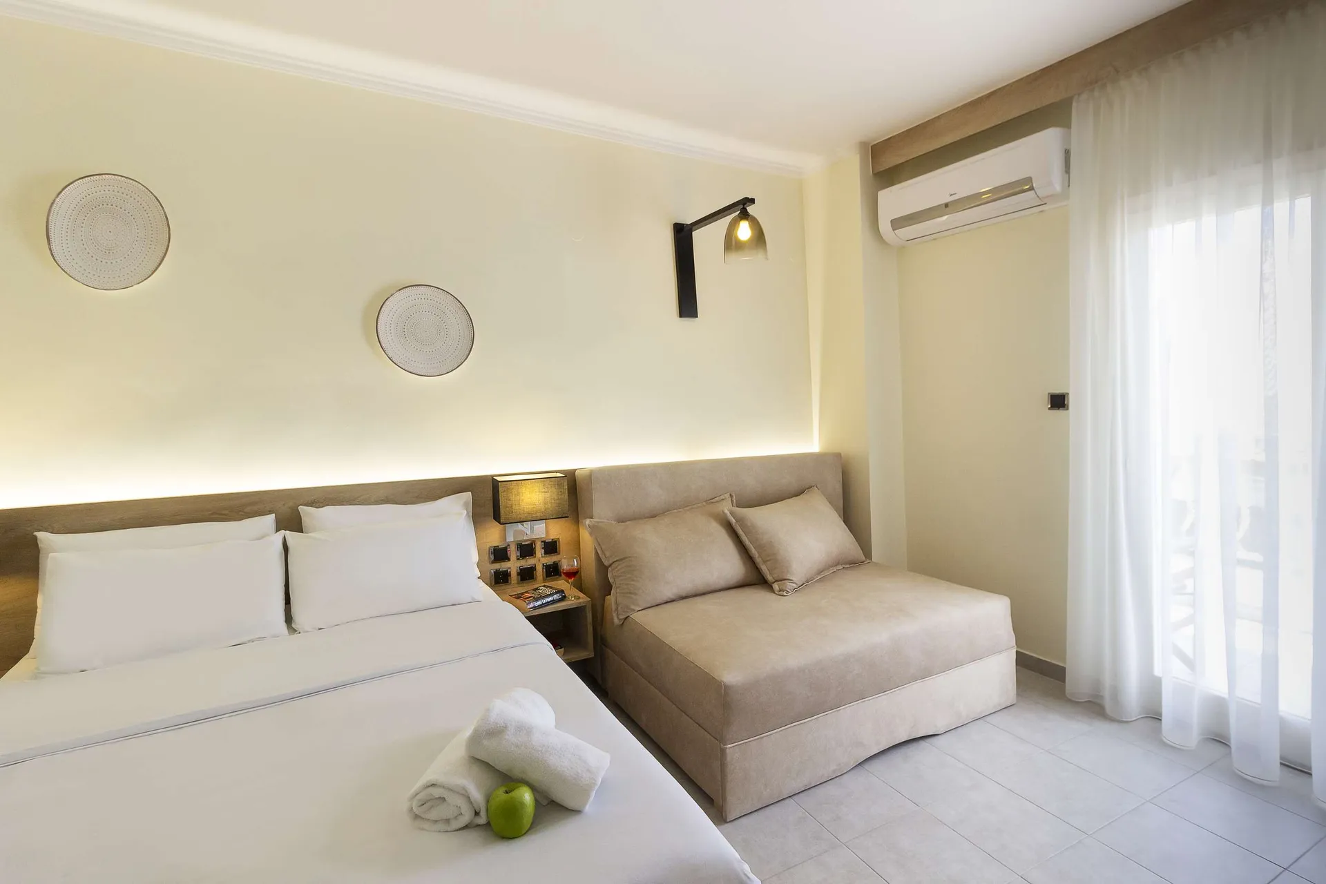 Tiara Holdiays - Hotel Odysseas - Superior Triple Room
